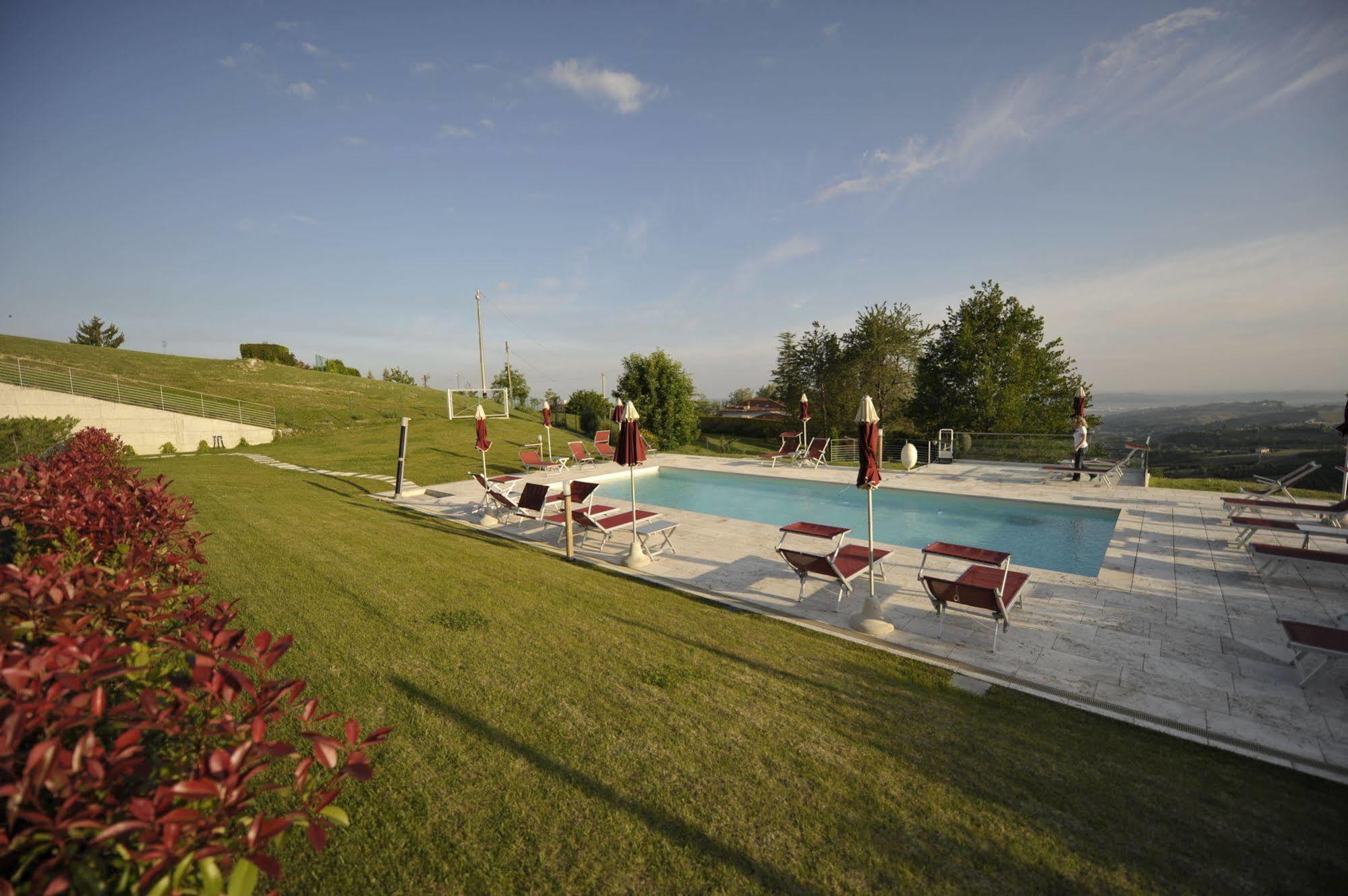 Ca' Del Lupo 4* Montelupo Albese